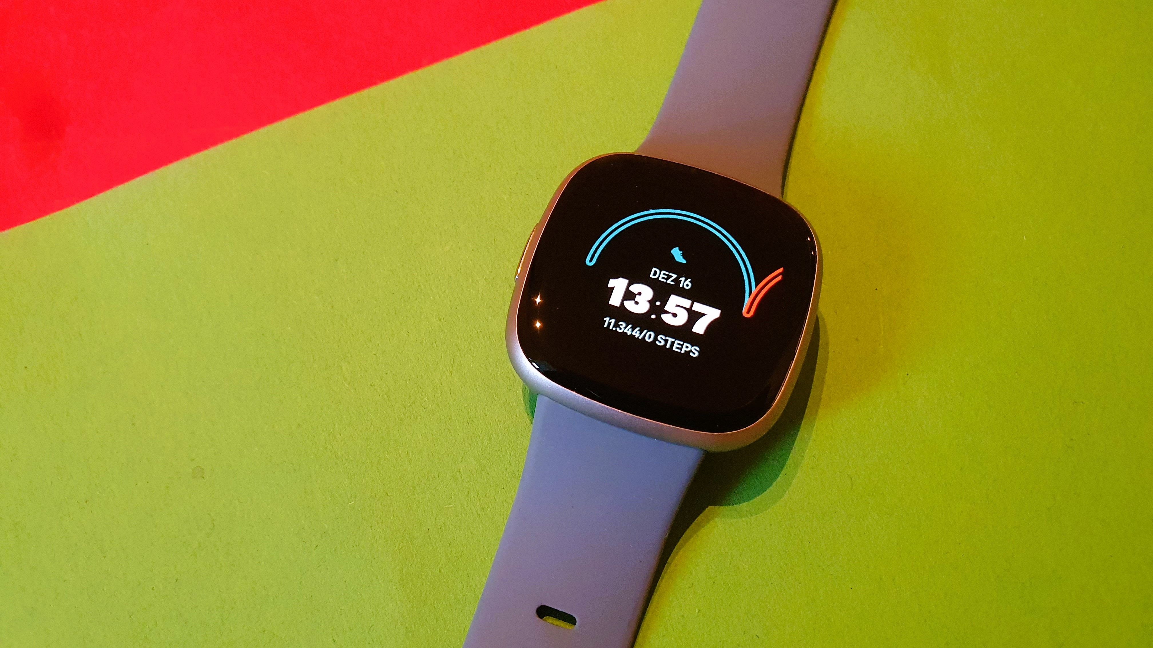 Fitbit Versa 4 im Test: GPS-Sportuhr für Gesundheit und Fitness | TechStage
