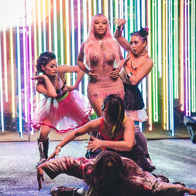Nicki Minaj prezentuje