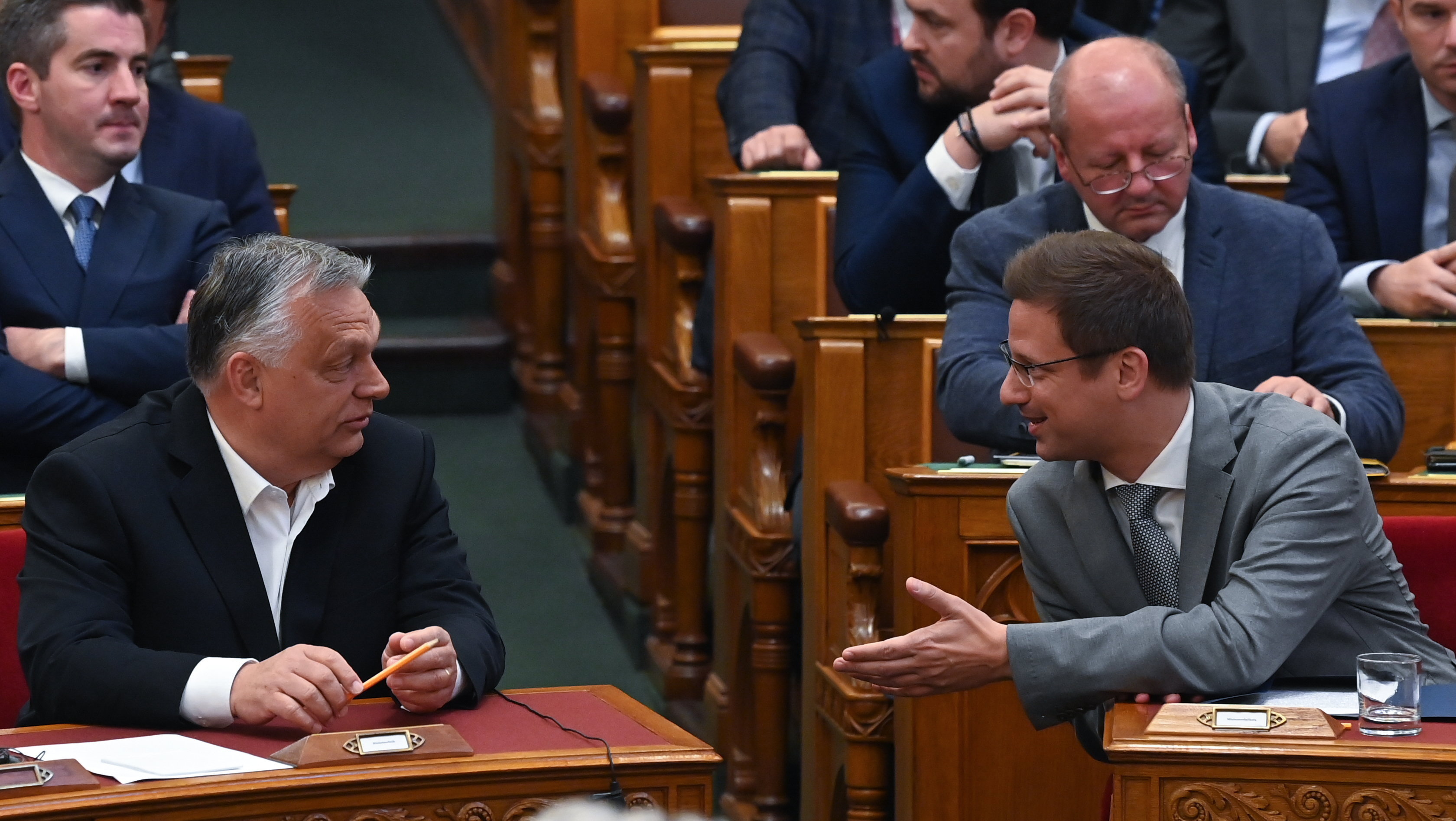 Orbán Viktor megszólalt a rendőrök könnygázos oszlatásáról a Karmelitánál