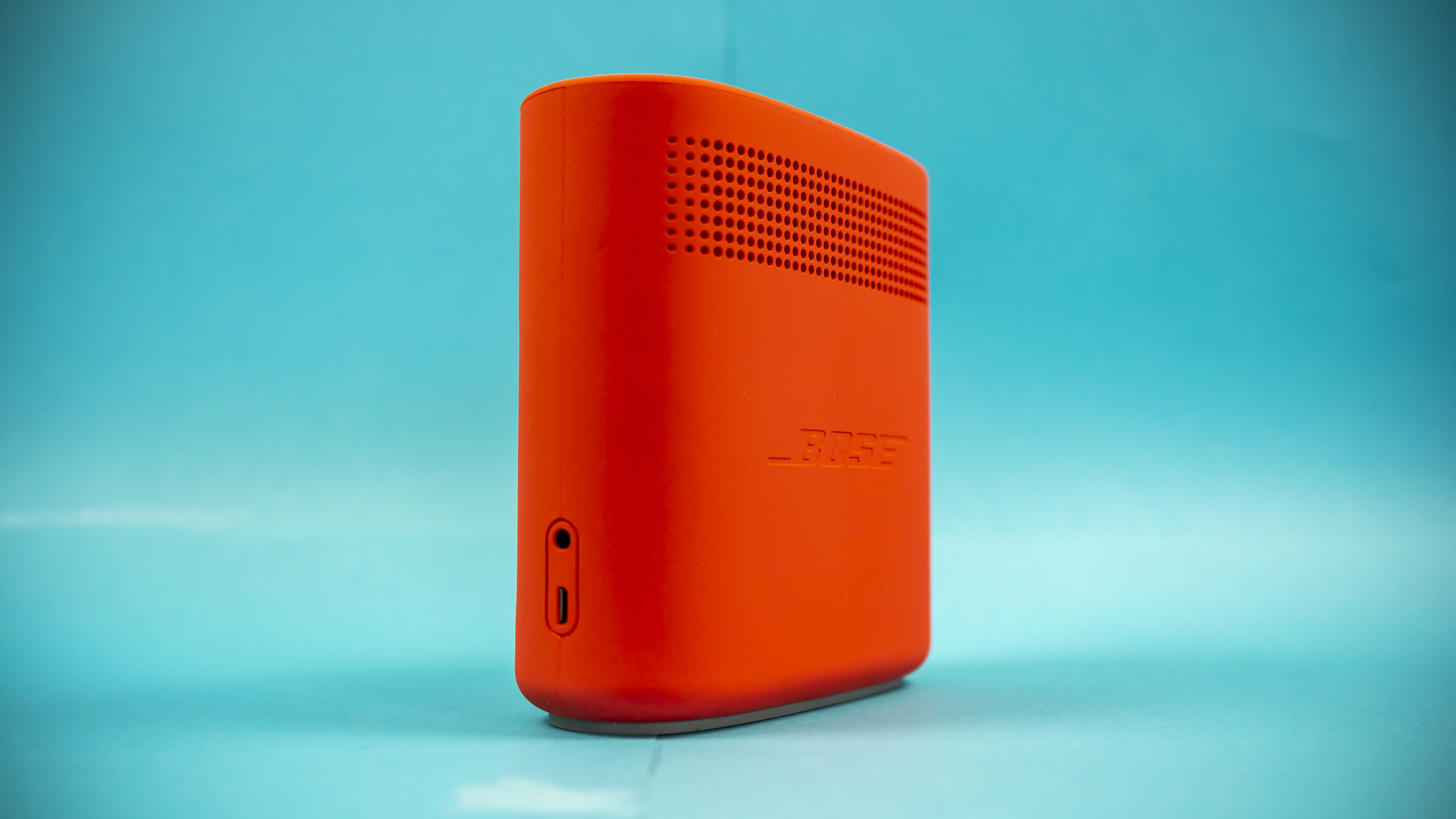 Bose Soundlink Color 2 im Test: bunt und guter Klang | Heise