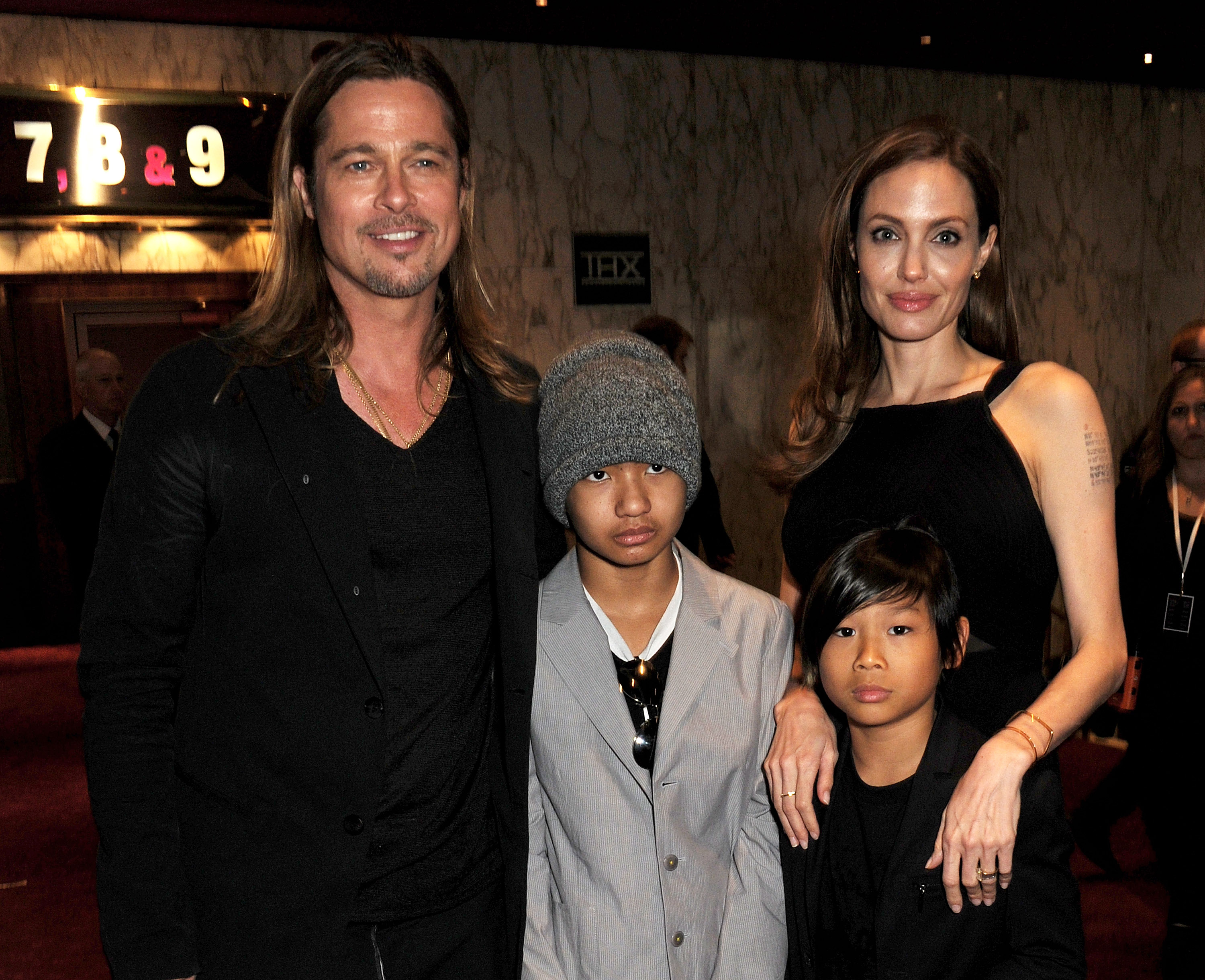 Brad Pitt ma troje biologicznych dzieci oraz troje adoptowanych. Tym samym, wraz z Angeliną Jolie, aktor wychowuje 6-osobową trzódkę.