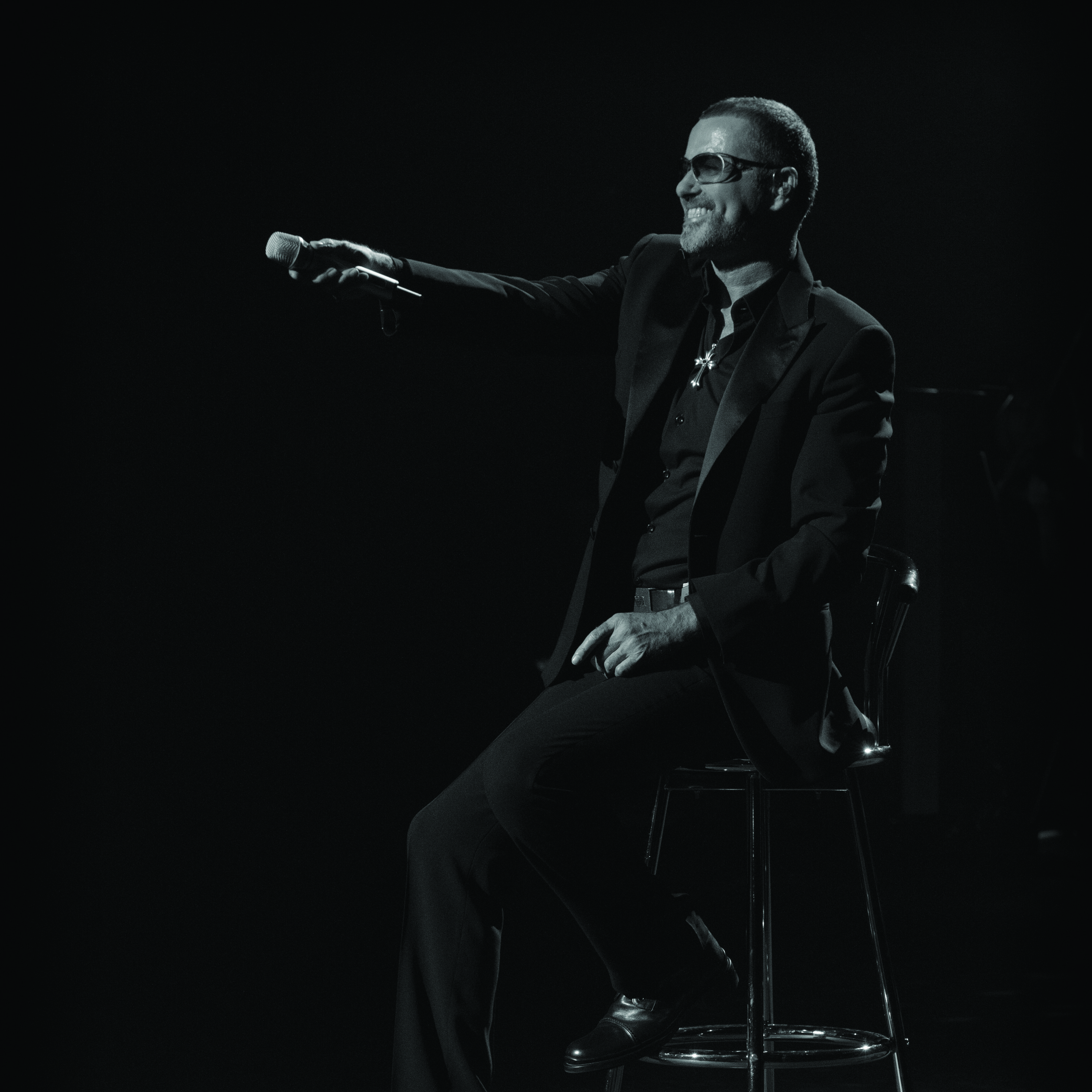George Michael na zdjęciach z trasy, jaką zagrał w latach 2011-2012 z towarzyszeniem symfoników