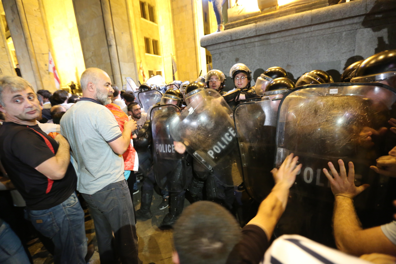 W wypowiedzi dla rosyjskich mediów Gawriłow ocenił, że protesty w Tbilisi były wcześniej przygotowane, a wydarzenia w parlamencie zostały wykorzystane do wewnętrznej walki politycznej, głównie w celu