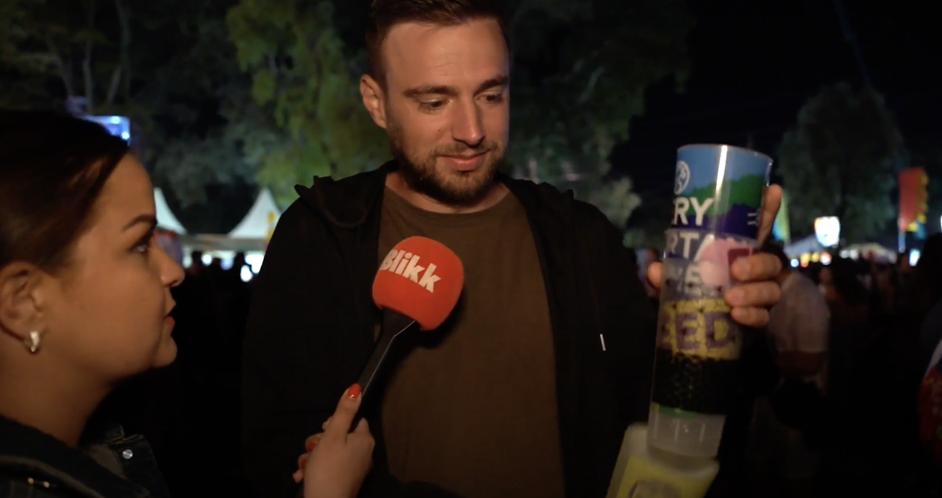 „Törpeharcsára szoktam halászni” – kínzóan kínos csajozós szövegekkel nyomulnak a pasik a Szigeten, mutatjuk a legdurvábbakat – videó