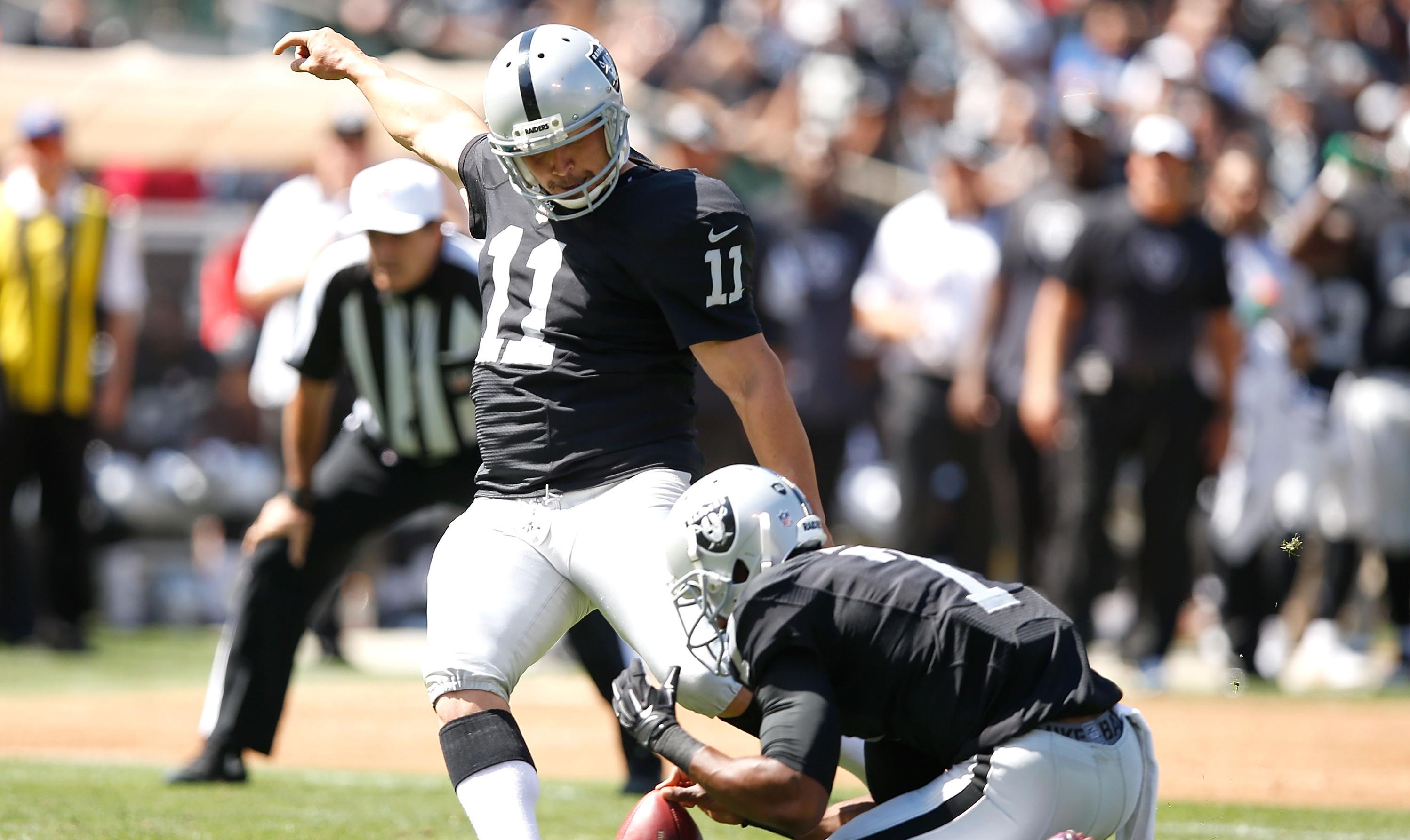 File:Sebastian Janikowski at Falcons at Raiders 11-2-08 1.JPG - Wikipedia