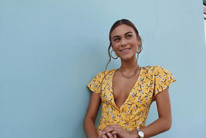 Żółta sukienka z H&M jest hitem | Ofeminin