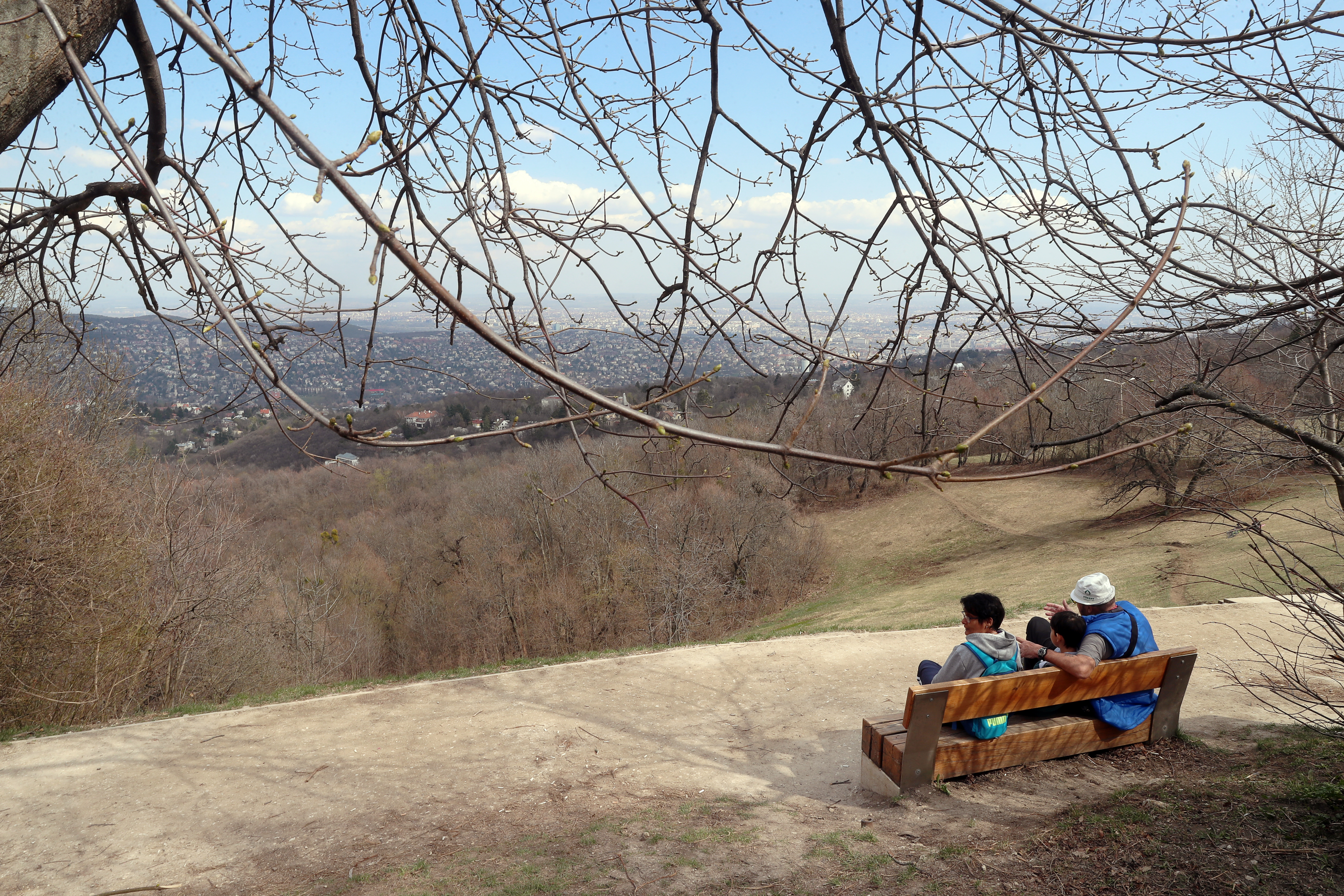 Emberek, itt a tavasz: hétvégén közel 20 fok is lehet!