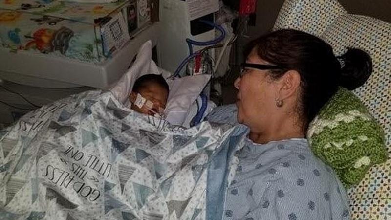 Küzd a túlélésért: magától lélegzik az a kisbaba, akit meggyilkolt anyja  méhéből vágtak ki - Blikk