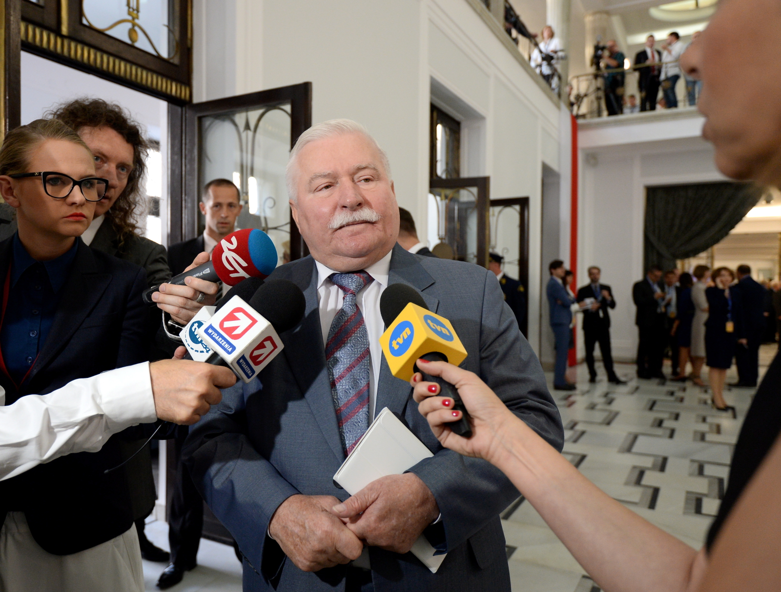 Lech Wałęsa przyznał, że wątpi, czy prezydent Andrzej Duda zdoła spełnić obietnice wyborcze. Były prezydent Wałęsa uważa również, że Andrzejowi Dudzie nie będzie łatwo doprowadzić do pojednania narodu.