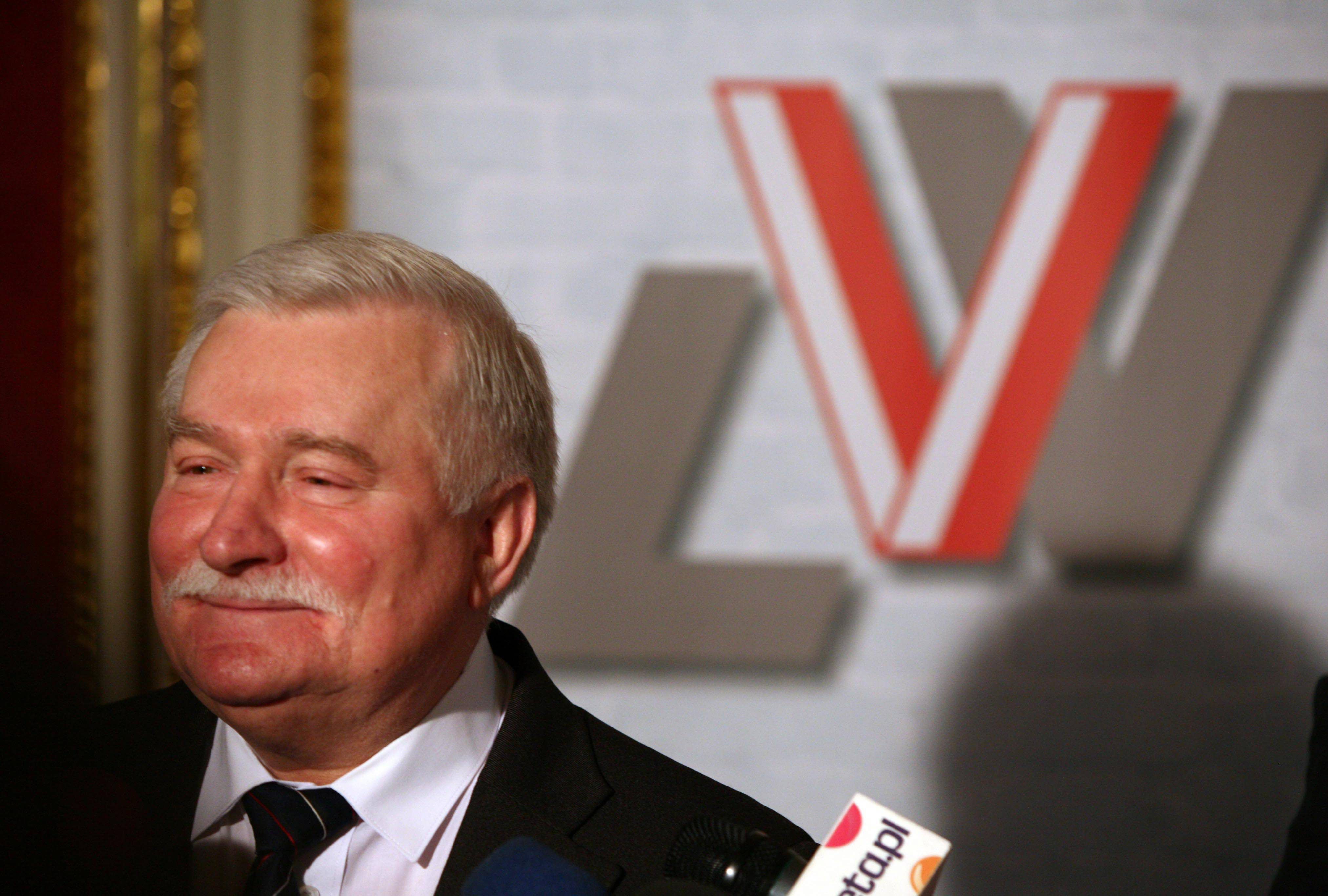 Ma ośmioro dzieci: cztery córki i czterech synów. Jest także autorem kilku książek: ”Droga nadziei”, ”Droga do wolności” i ”Droga do prawdy. Autobiografia”