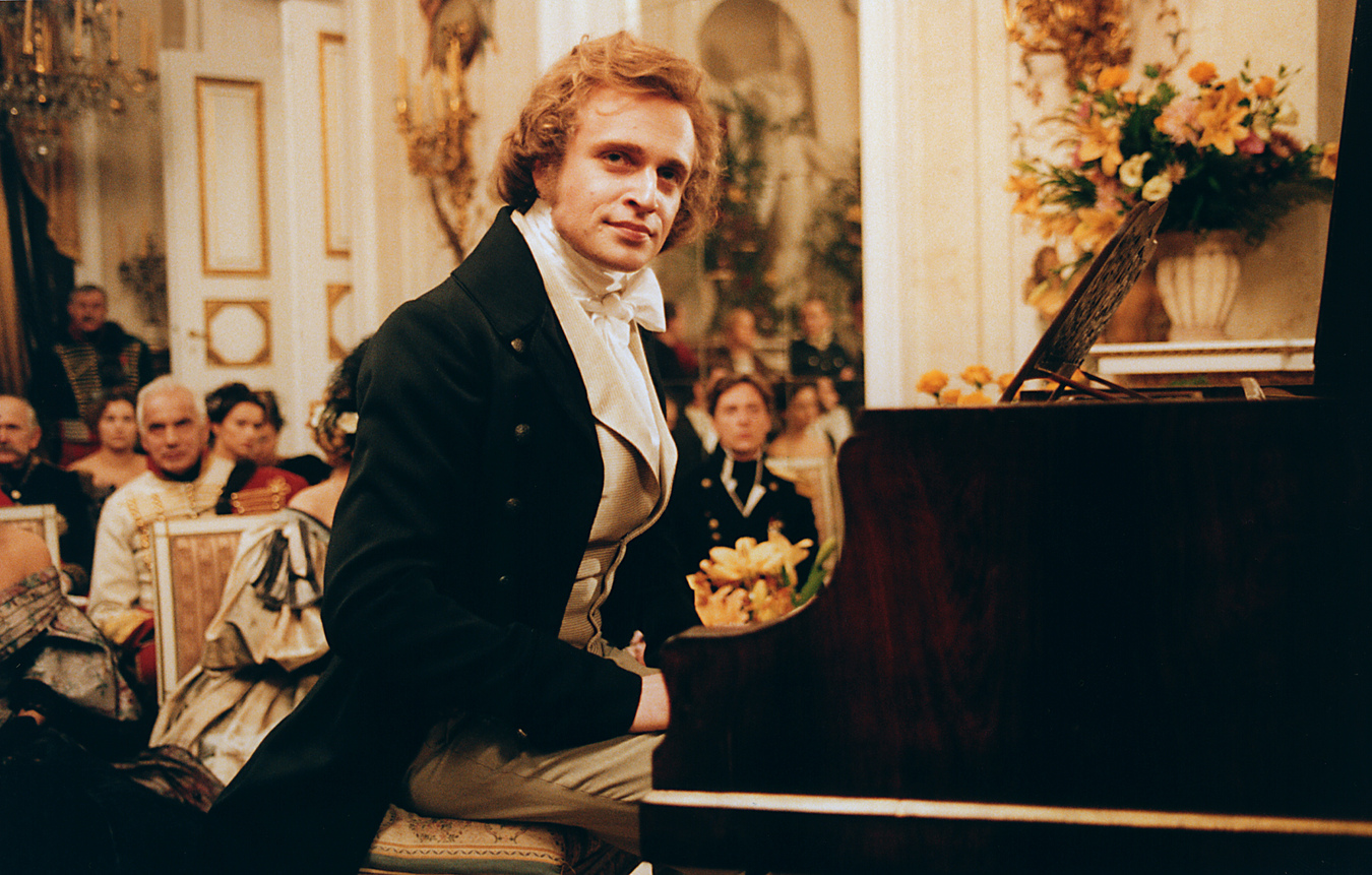 Piotr Adamczyk jako Fryderyk Chopin w filmie