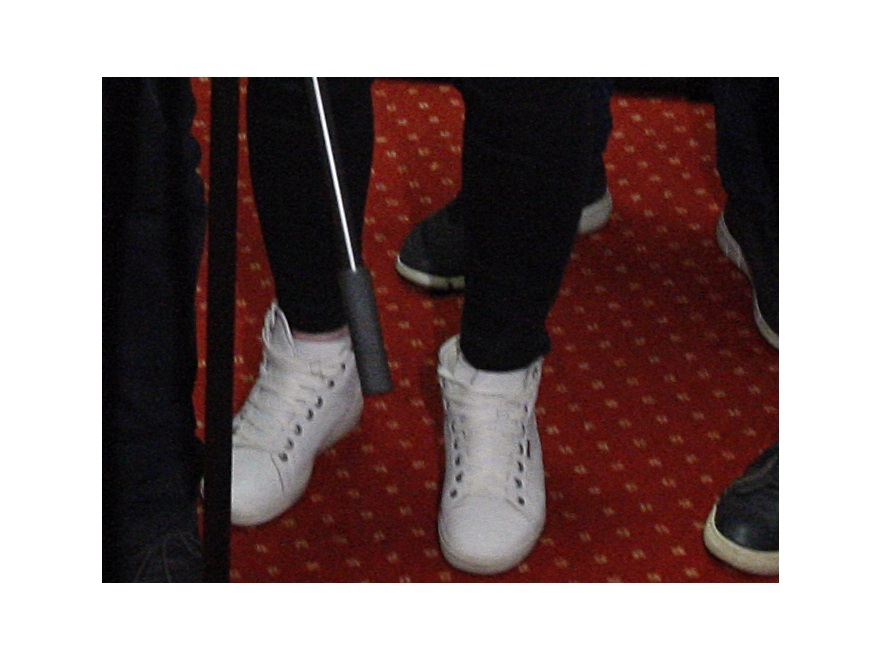 Białe sneakersy były wyraźnie inspirowane modelami