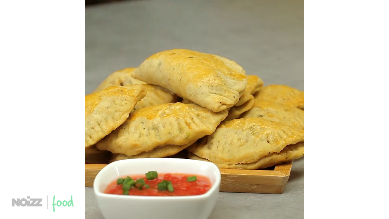 Noizz_food_Empanadas_Mexico_safe