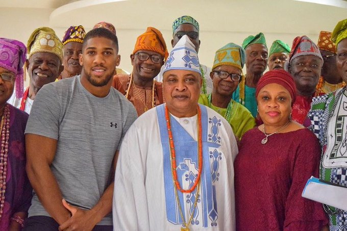 Anthony Joshua pays courtesy visit to the Akarigbo of Remo kingdom, Oba Babatunde Adewale Ajayi at his Palace on February 19, 2020. (Anthony Joshua)