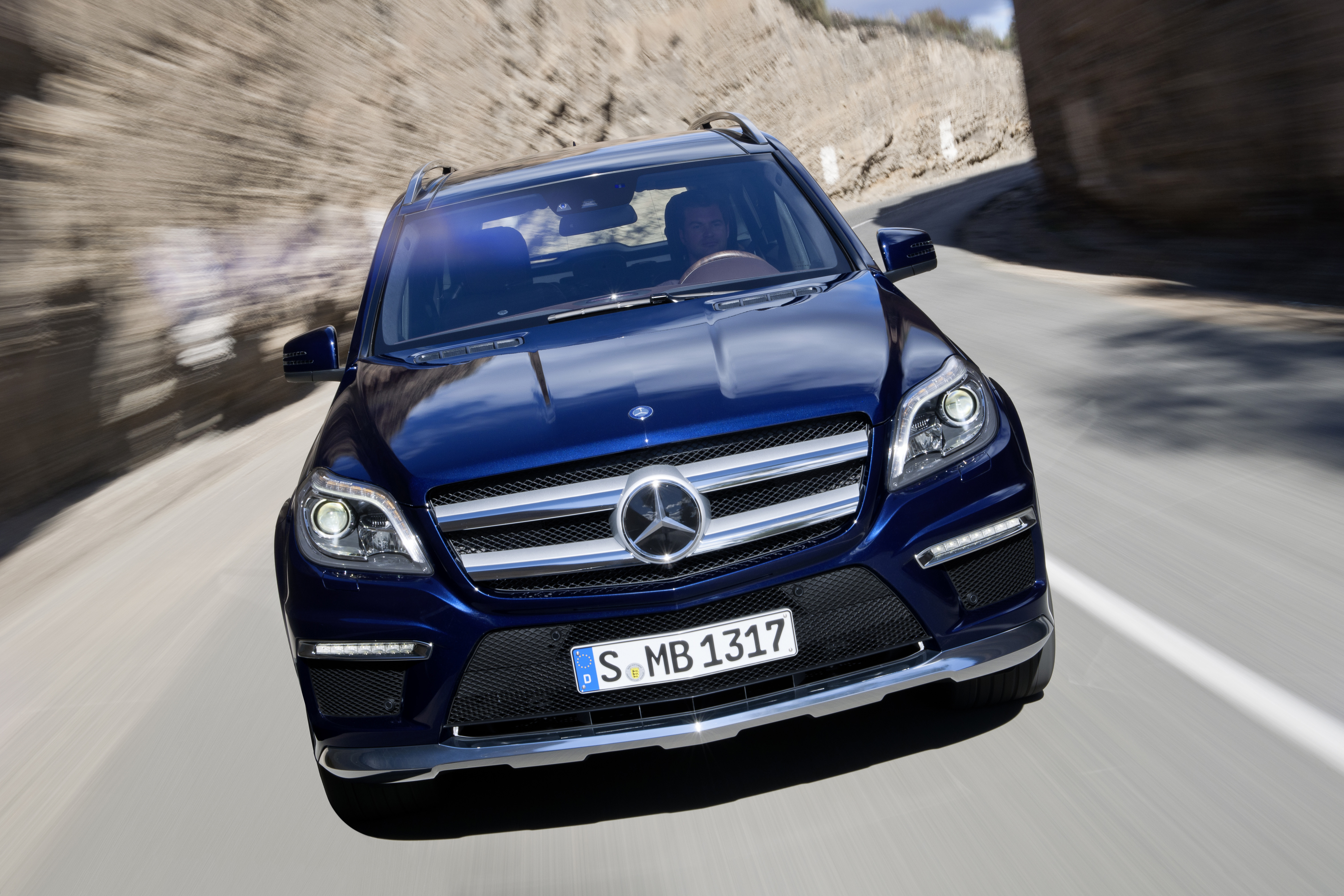 1. miejsce - mercedes GL - terenówki i SUV