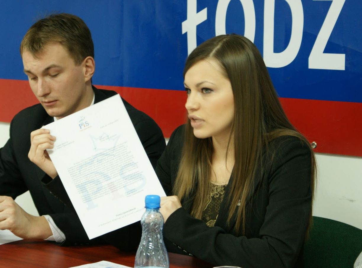 Sylwia Ługowska publikuje zdjęcia na swojej oficjalnej stronie
