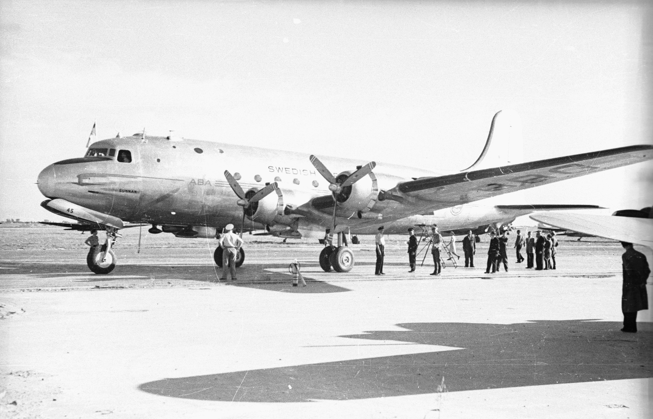 Douglas DC-4-1009