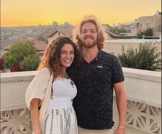 Szerelme holtteste alatt fekve maradt életben az izraeli modell