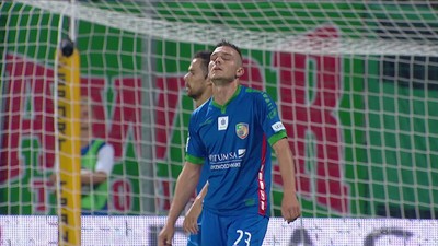 Miedź - Korona (0:0): Kapitalna akcja Zielińskiego! Minął kilku rywali, ale przegrał pojedynek z Hamrolem