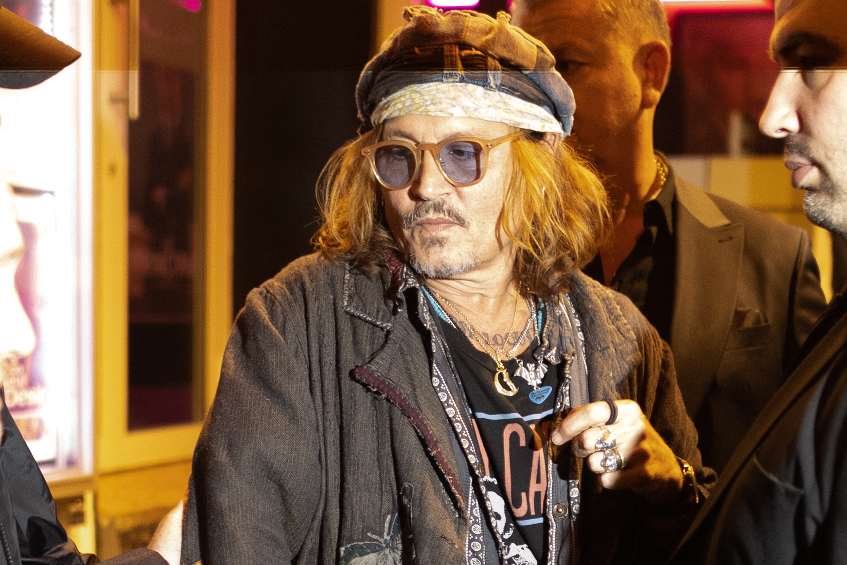 Megint Budapesten van Johnny Depp: Al Pacinót is magával hozhatta? Itt látták a szemfüles rajongók a világsztárt