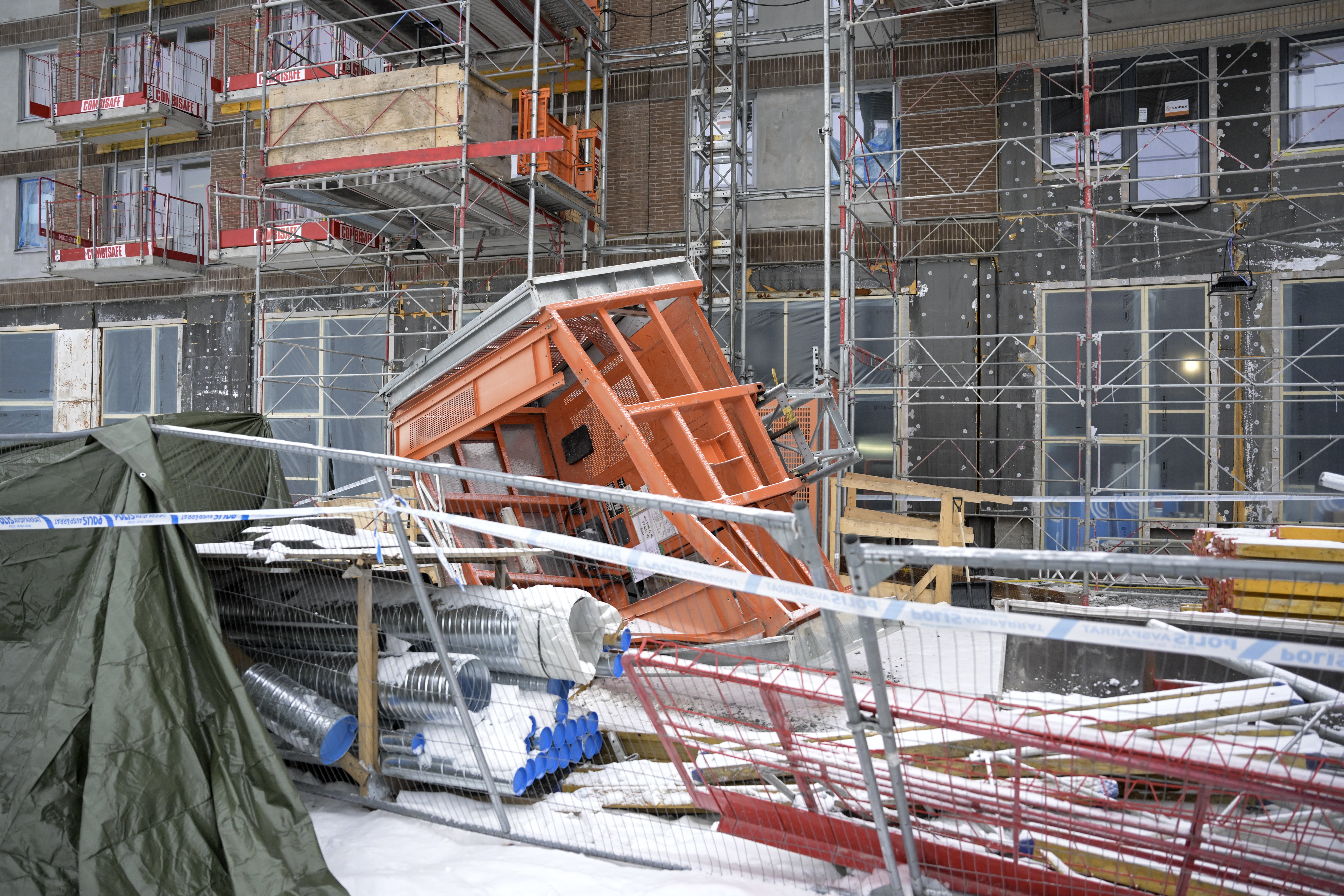 Tragédia: öt ember meghalt egy liftbalesetben