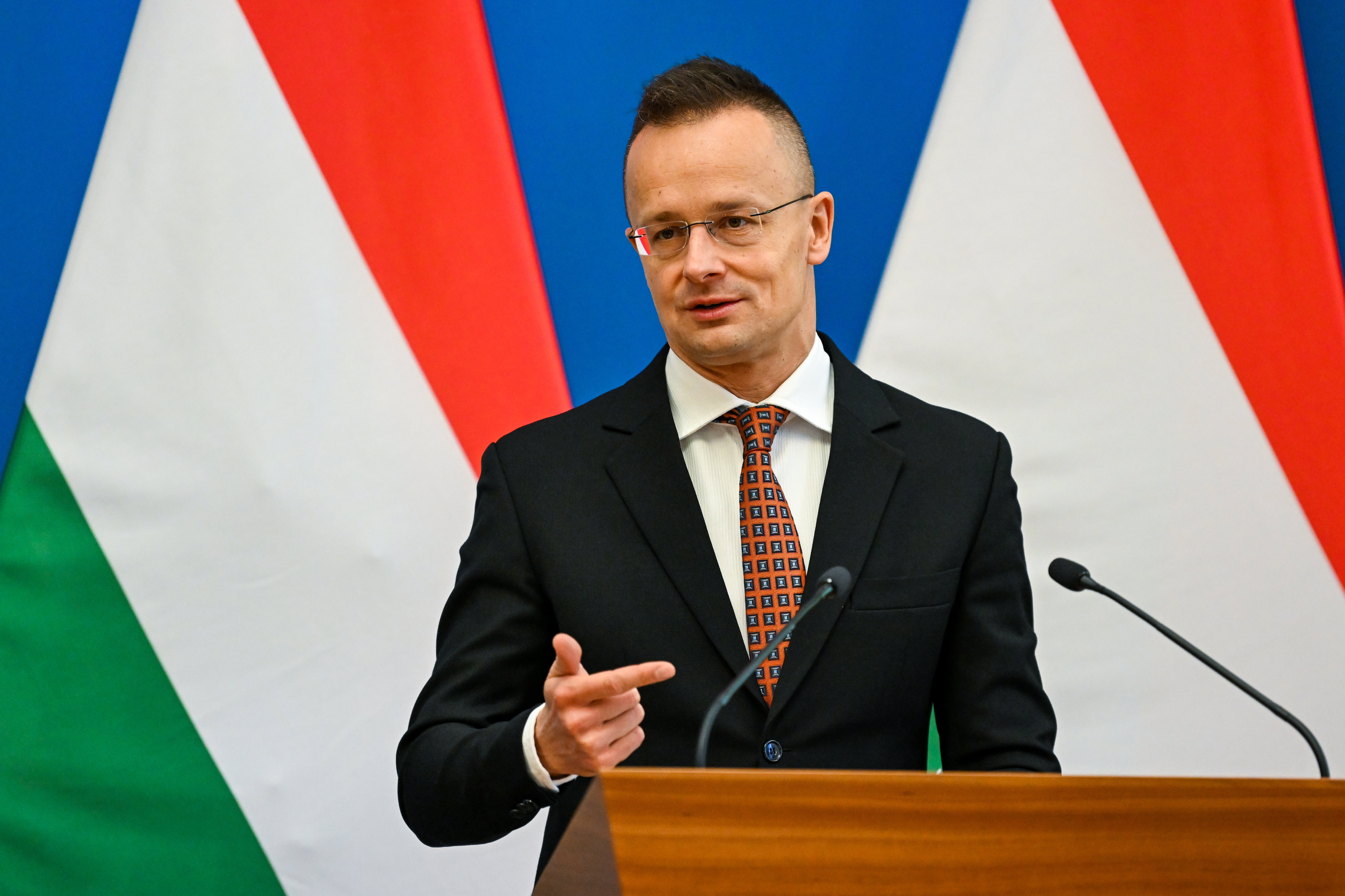 Szijjártó Péter befenyítette Bulgáriát: Magyarország megvétózza a schengeni tagságukat