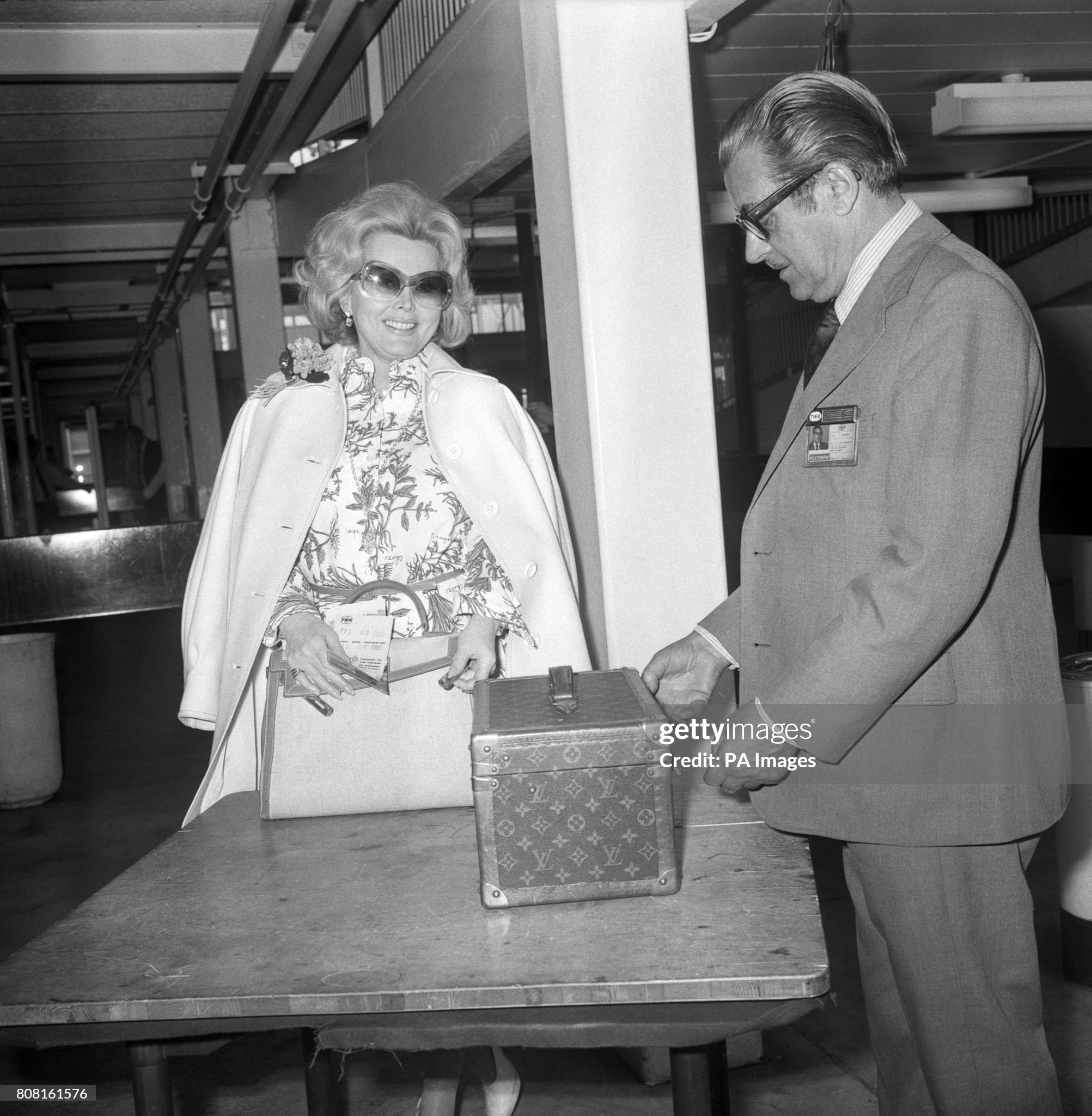 Diplomata-útlevéllel lógott meg adóssága elől Gábor Zsazsa