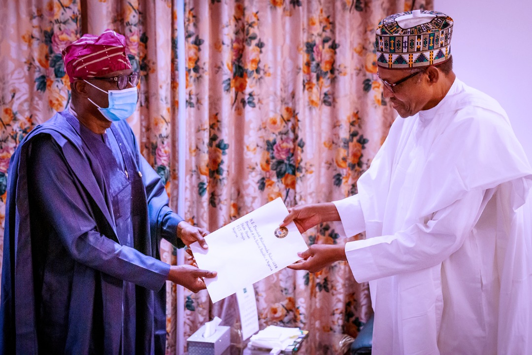 Lagos State Governor, Babajide Sanwo-Olu (left), presents demands of #EndSARS protesters to President Muhammadu Buhari (right) [Twitter-@jidesanwoolu]