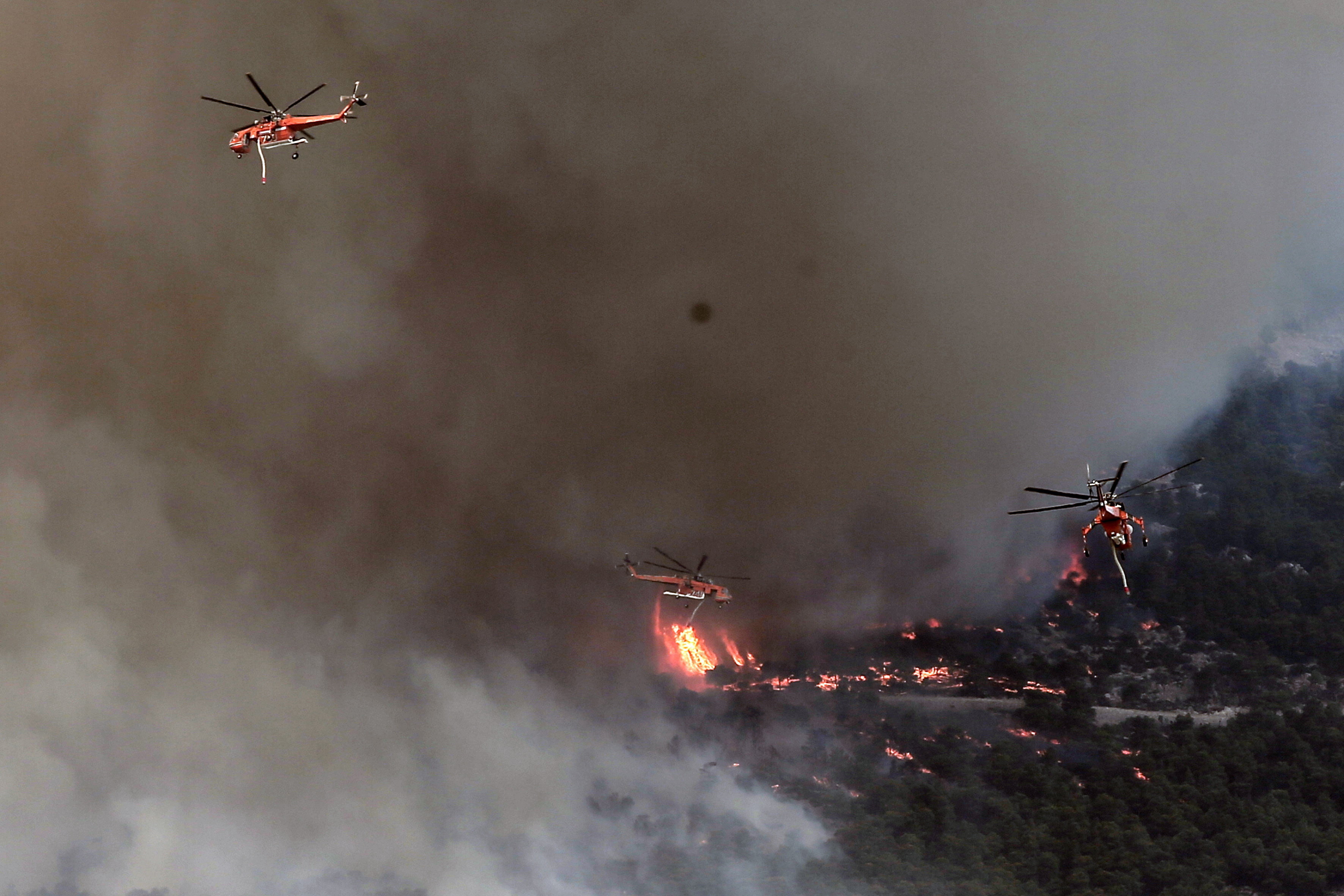 Felperzseli a tűz Görögországot: már New Yorknál nagyobb területet pusztított el