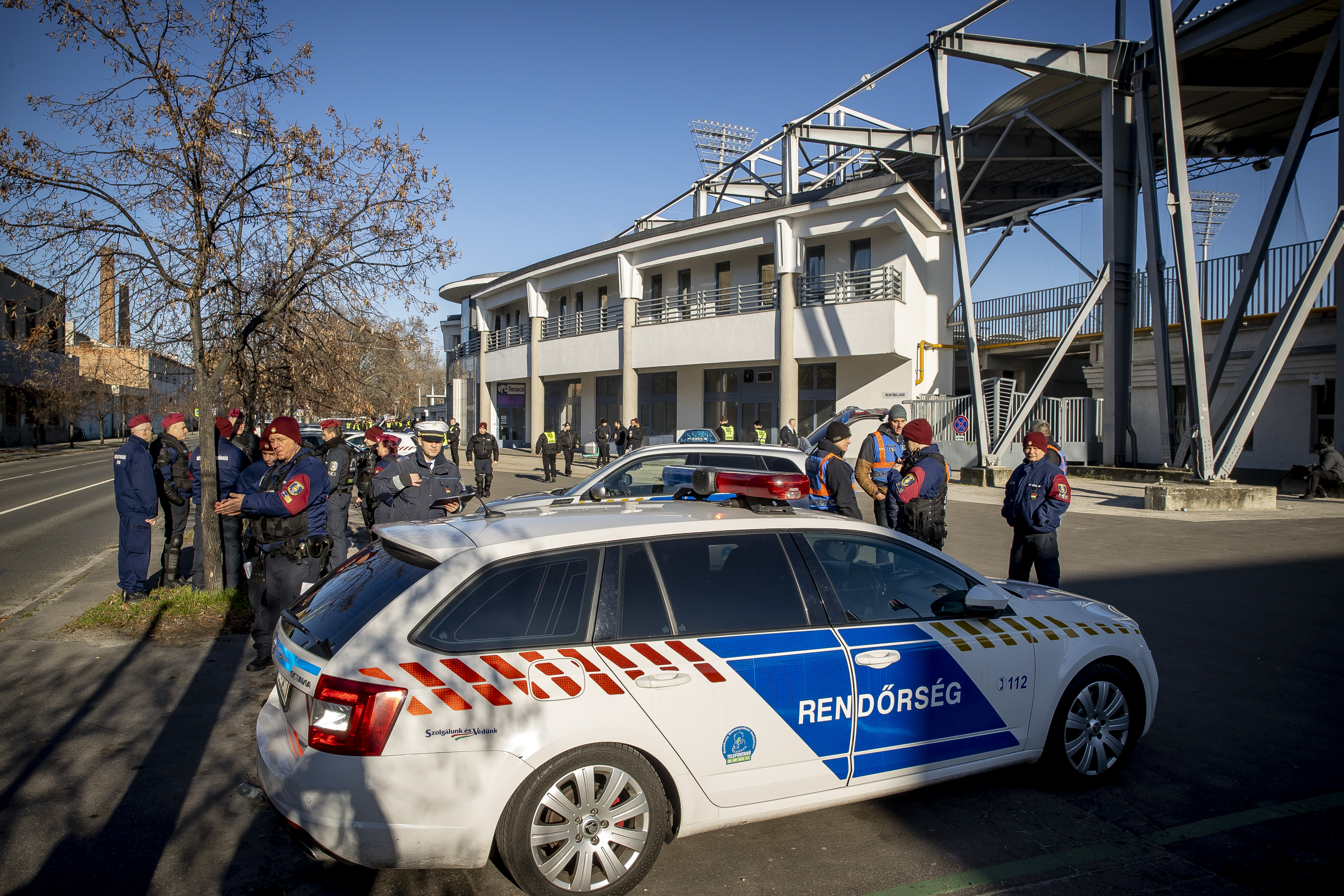 Jolly kutyussal kíván kellemes húsvéti ünnepeket a BRFK - cuki fotók