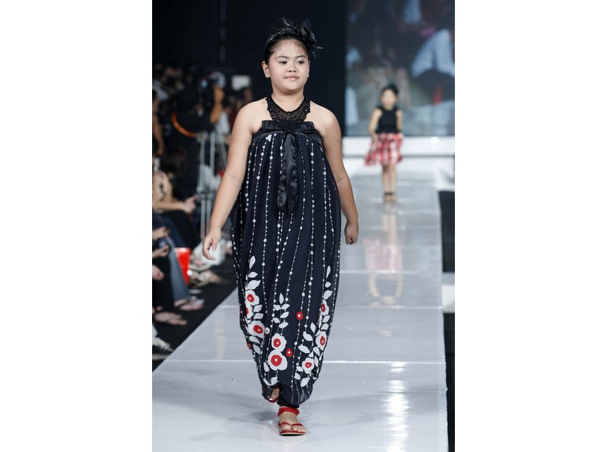 Moda dziecięca w kolekcji Sebastiana Gunawana na Jakarta Fashion Week 2010