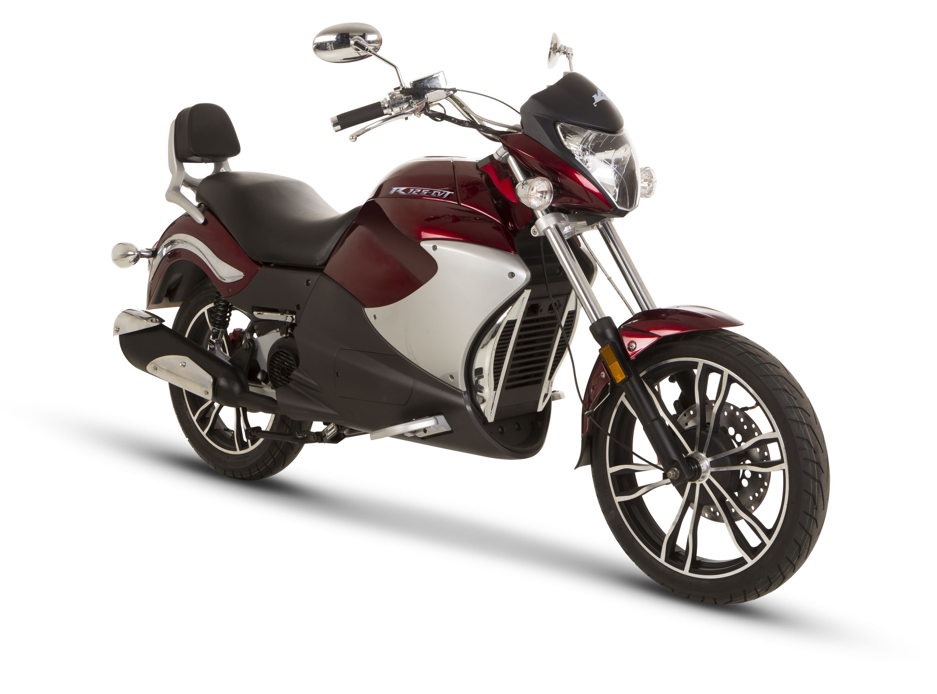 Nowy romet R125 CVT ma niewiele ponad 2 m długości. Wysokość w siodle - 72 cm. Rozstaw osi - 1,56 m. Motocykl waży 140 kg. Zbiornik pomieści 6 l benzyny.
