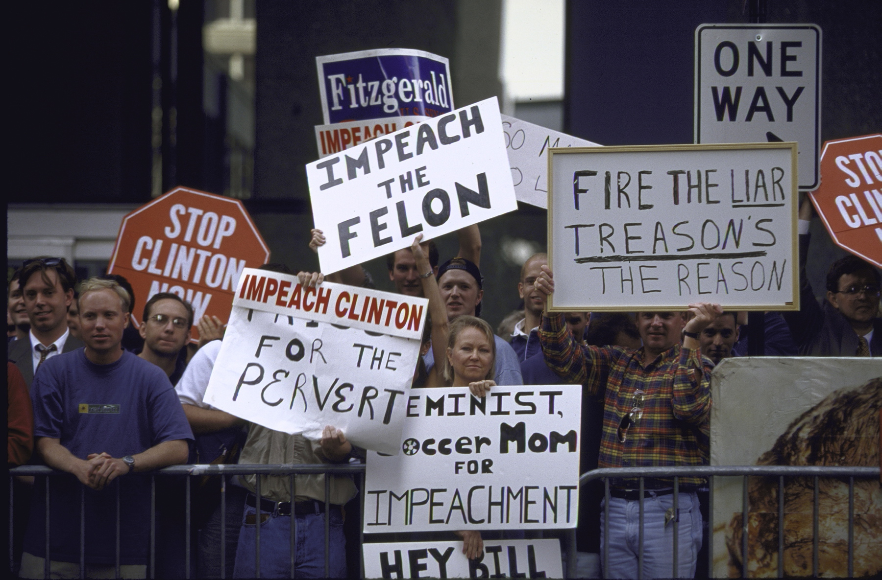 Demonstracja przeciwników prezydenta Billa Clintona w Waszyngtonie, 1999 r.