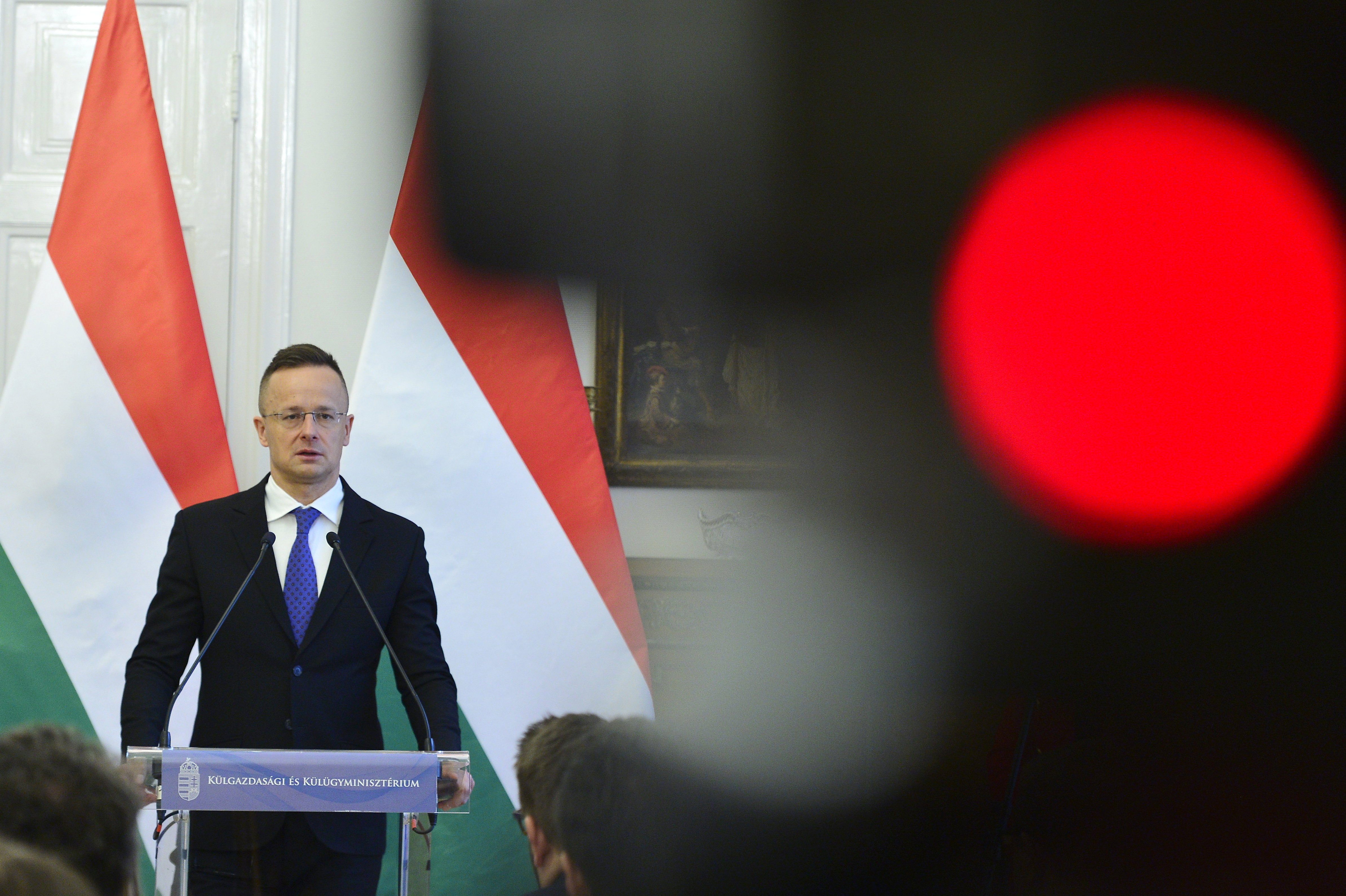 Energiabiztonsági háború zajlik Brüsszel és az Orbán-kormány között? Szijjártó Péter a Paks 2-ről tett fontos bejelentést - videó