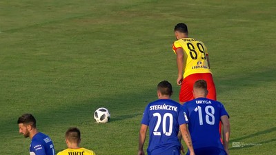 Wisła P. - Korona (0:1): Nieatakowany Varela zagrywa ręką w swoim polu karnym! VAR dał Koronie "jedenastkę" a Soriano - gola