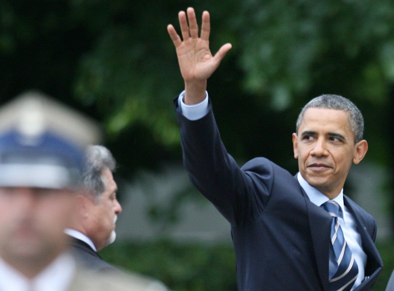 Barack Obama pozdrawia mieszkańców Warszawy