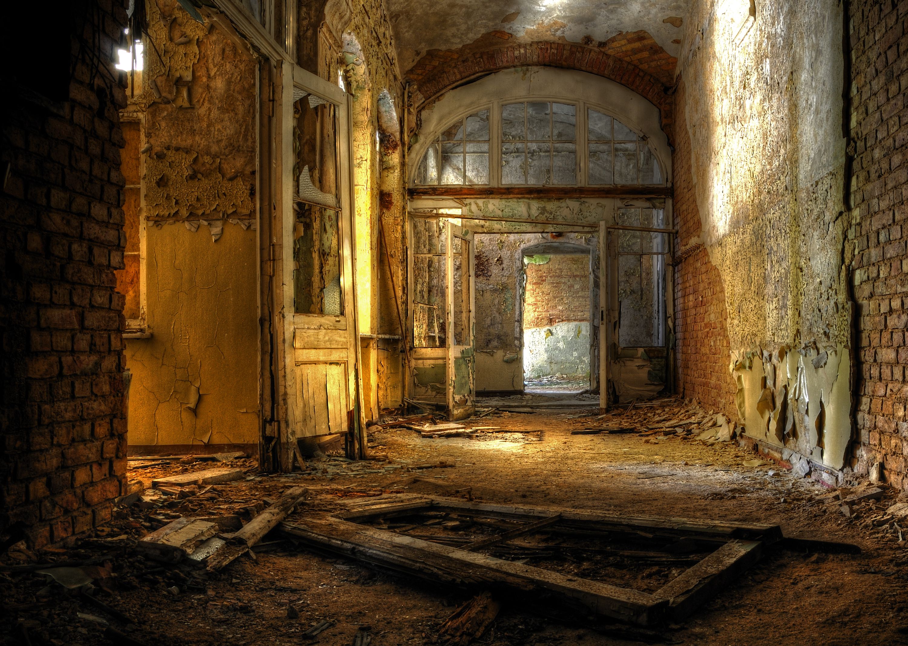 Opuszczony szpital Beelitz-Heilstätten. TUTAJ LECZYŁ SIĘ ADOLF HITLER