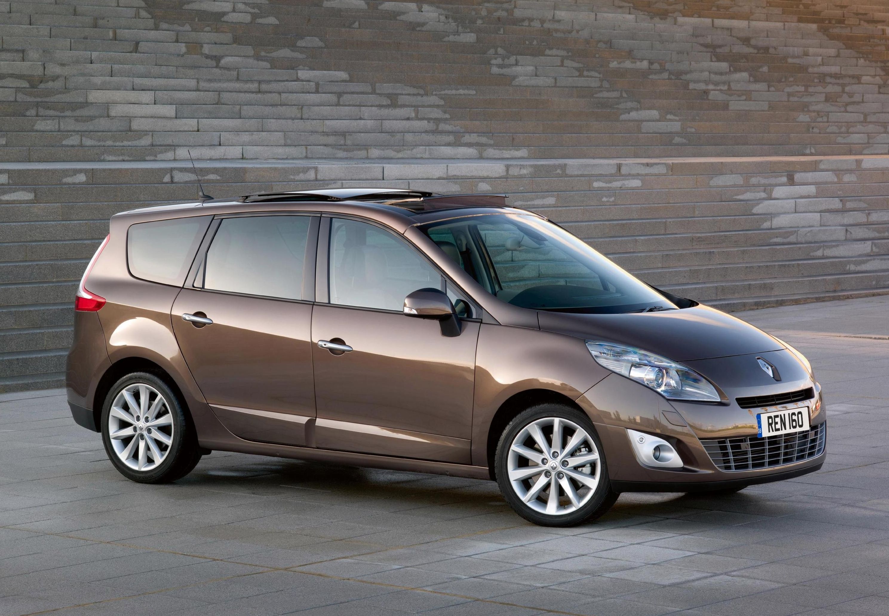 Renault scenic - 11. miejsce w kategorii aut 5-letnich