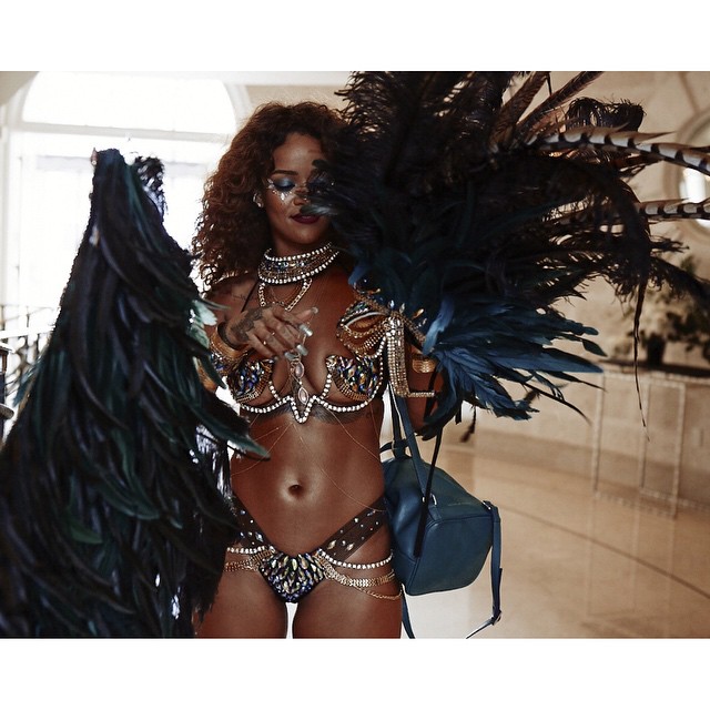 Rihanna imprezuje na Barbadosie