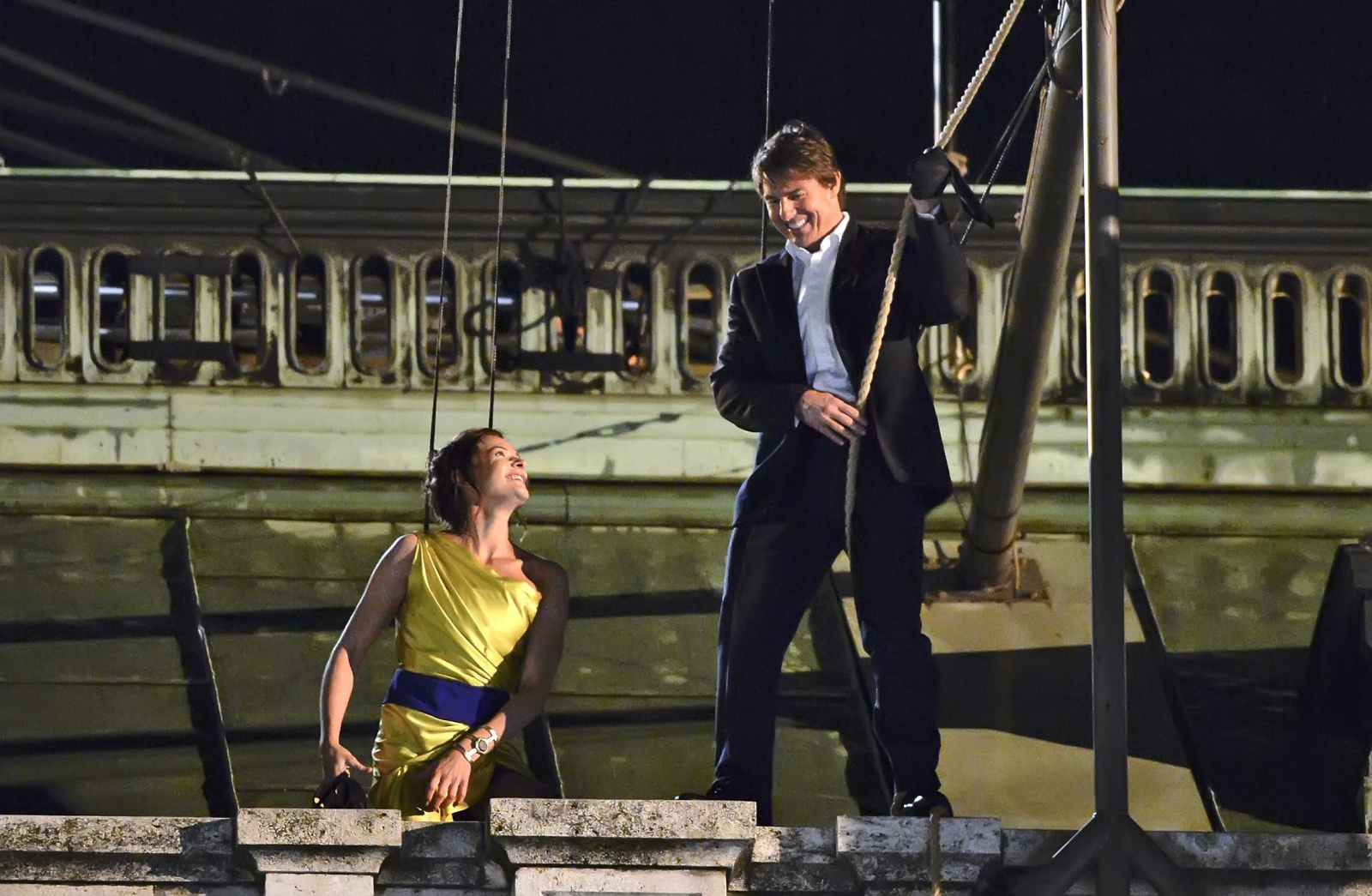 Rebecca Ferguson i Tom Cruise na dachu wiedeńskiej opery