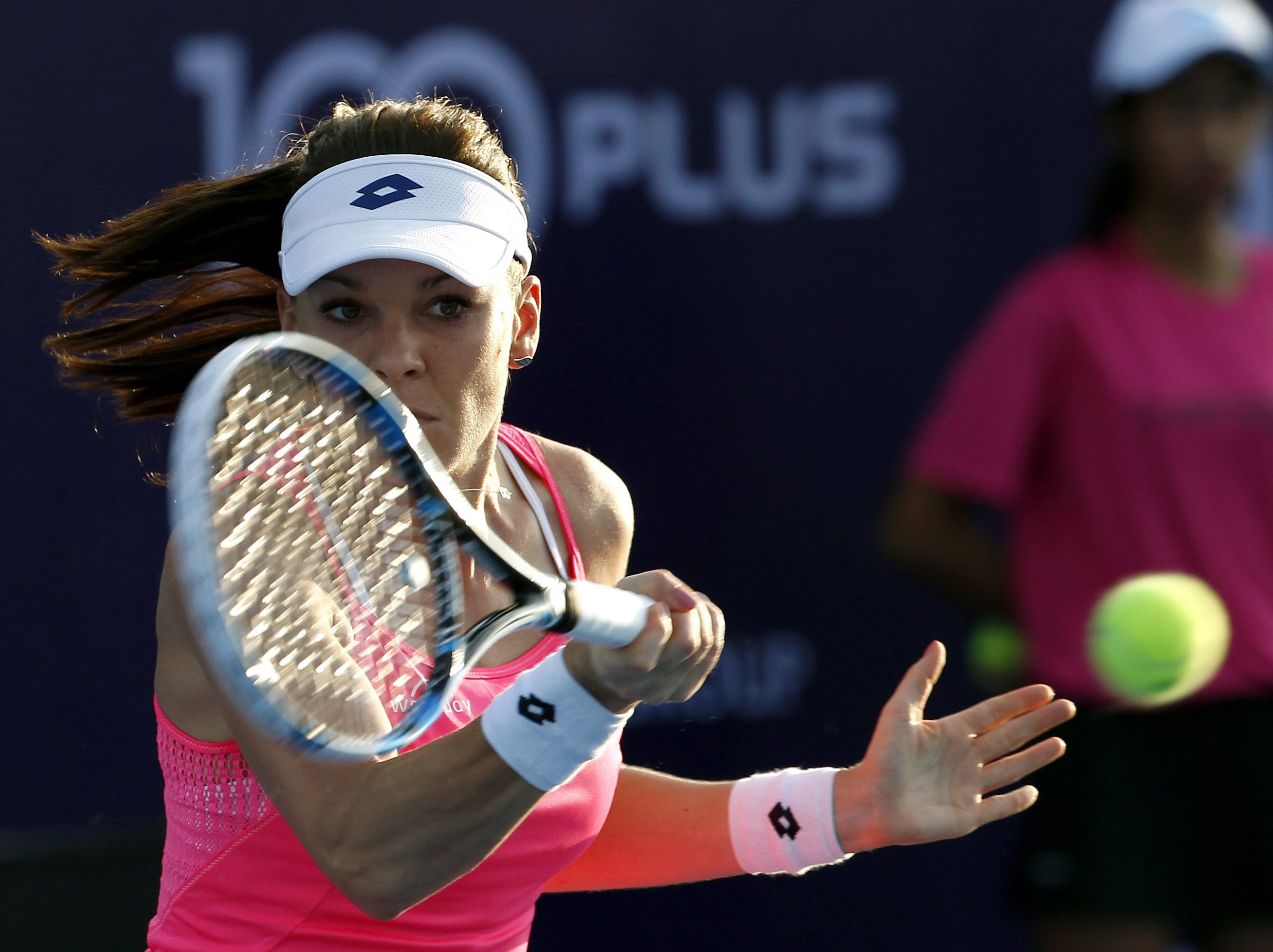 Agnieszka Radwańska pokonała Angelique Kerber 6:4, 6:3 w meczu pokazowym World Tennis Thailand Championship