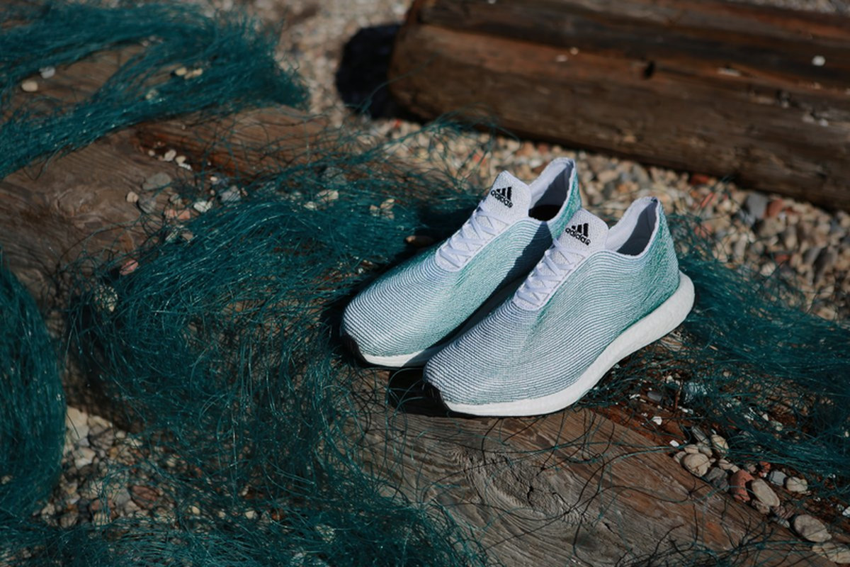 Adidas wyprodukuje buty z wyłowionych z oceanu śmieci - Noizz