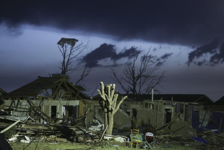 USA tornado Oklahoma 2013 chmury o świcie