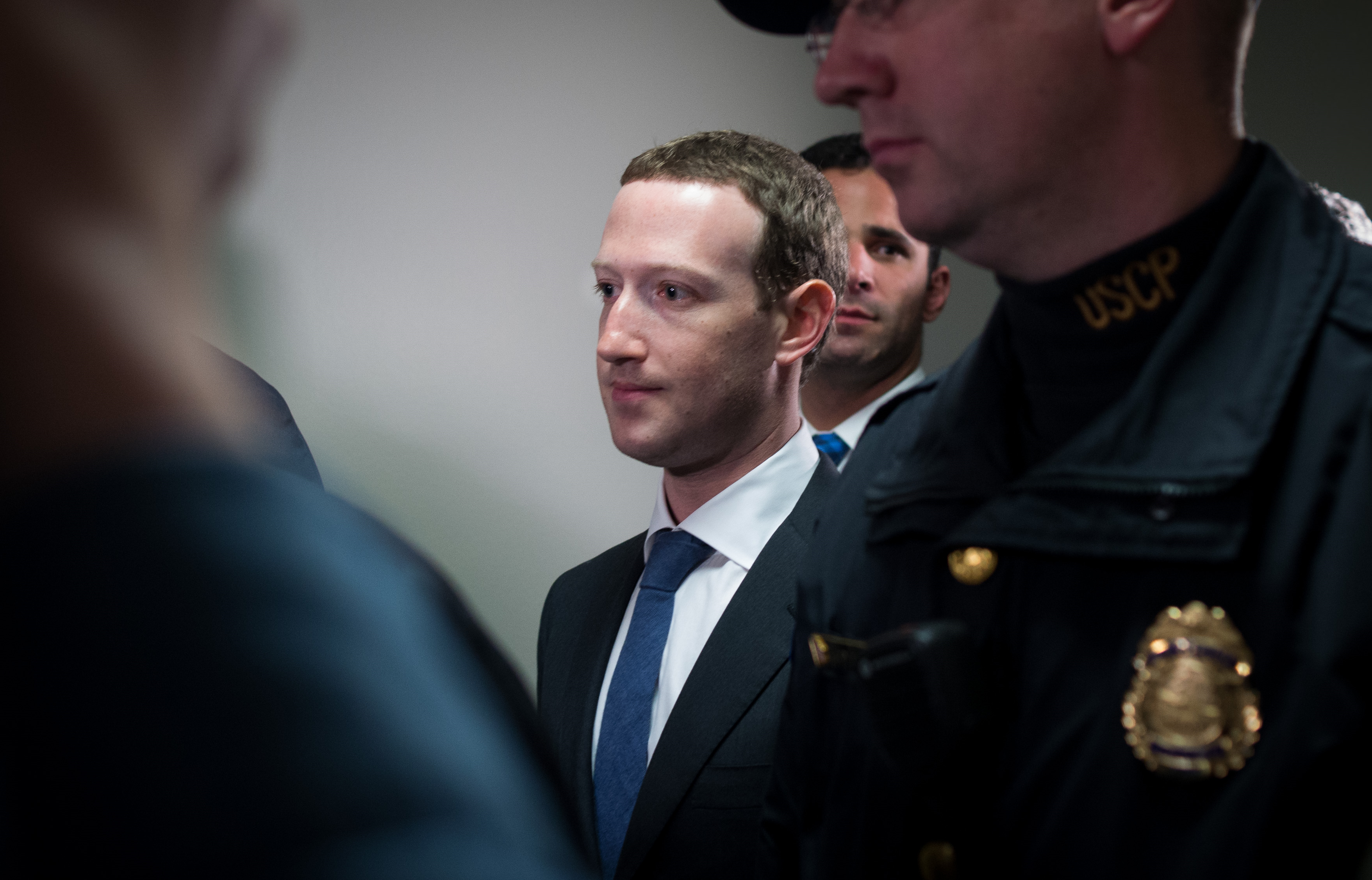 24 órát kapott Mark Zuckerberg Európától