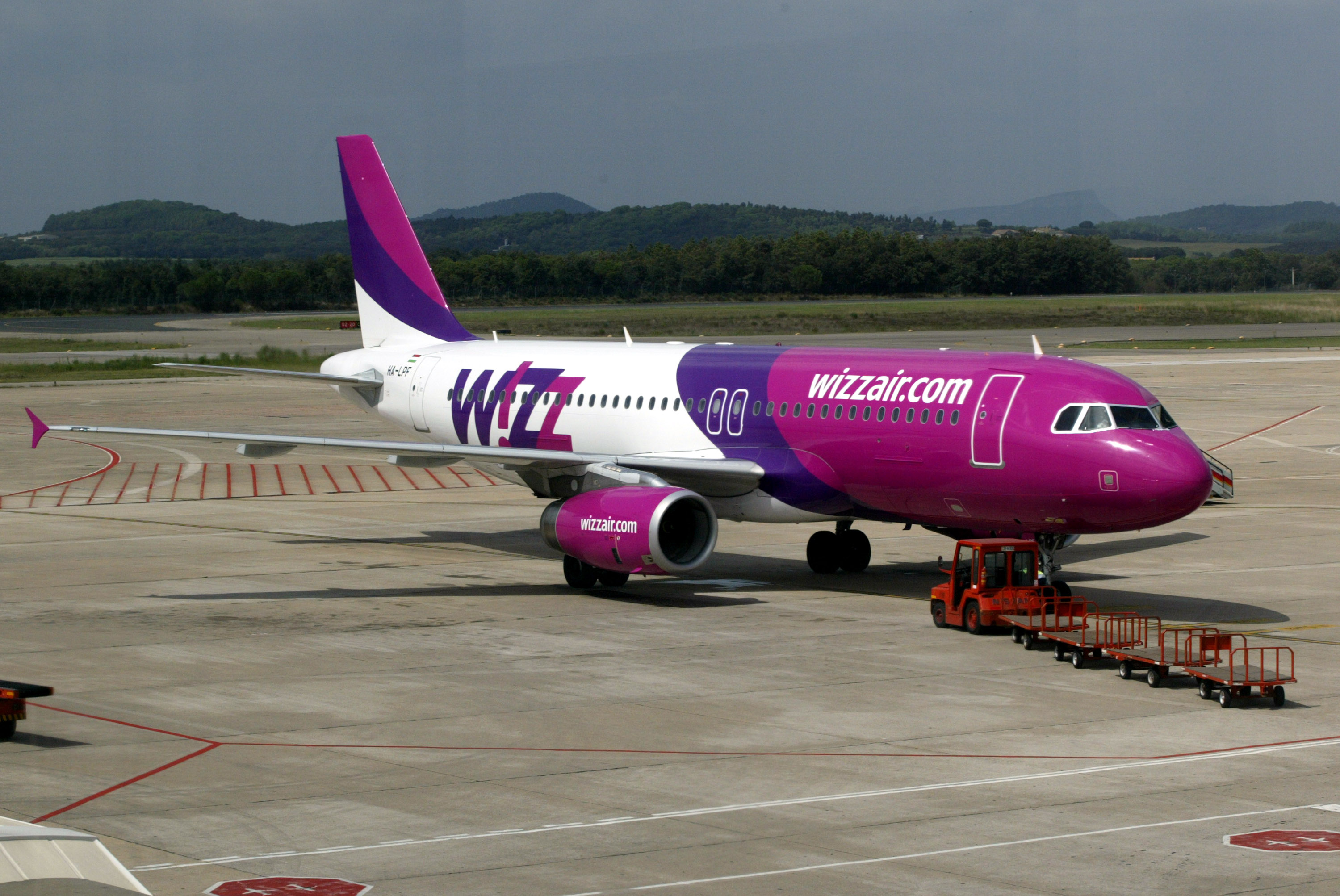 Elképesztő videóval jelentkezett a születésapos Wizz Air: így még nem látt  az utaskísérőket - Blikk