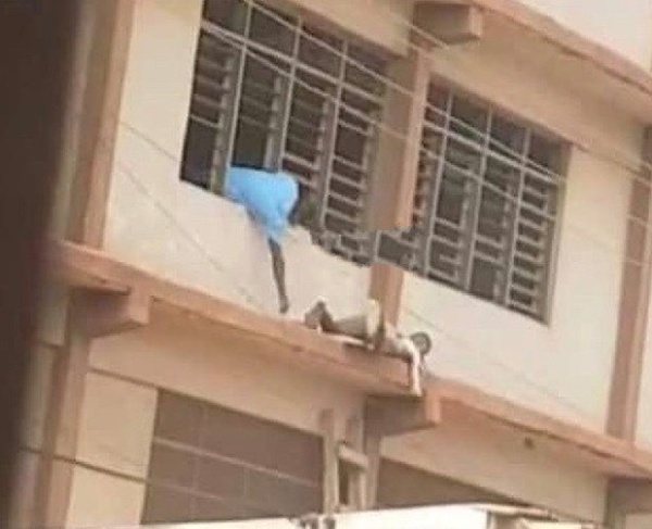 WASSCE 2020: Man captured sneaking “Apor” to students on storey building