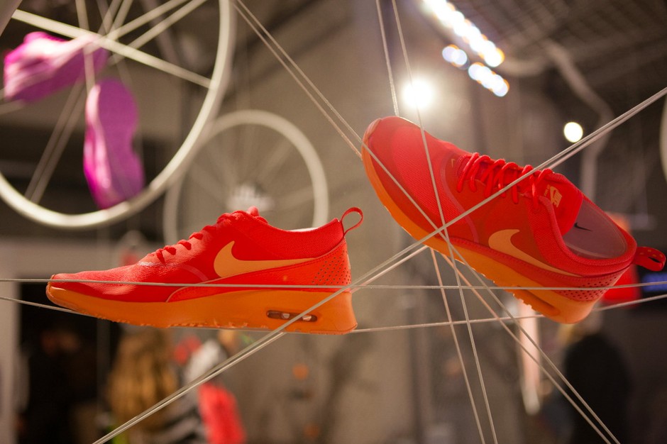 mat. prasowe Nike