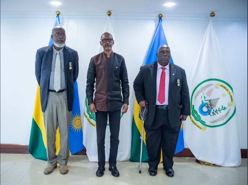 Paul Kagame awards retired Ghanaian Generals for bravery during 1994 genocide