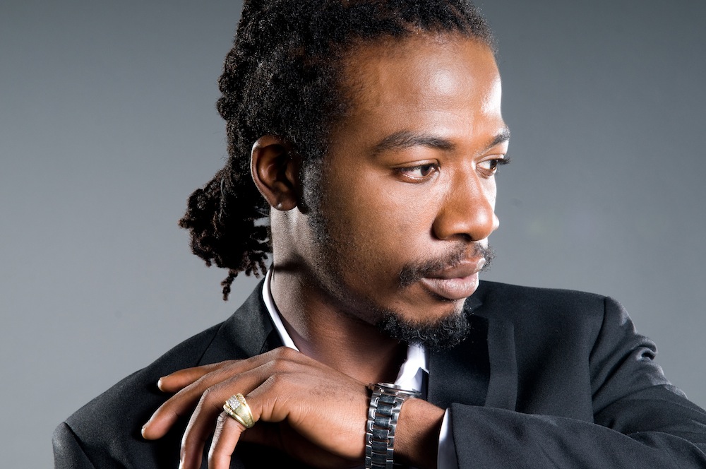 Windel Beneto Edwards urodził się na Jamajce i jest jedną z największych nadziei muzyki reggae. Na koncie ma m.in. hity