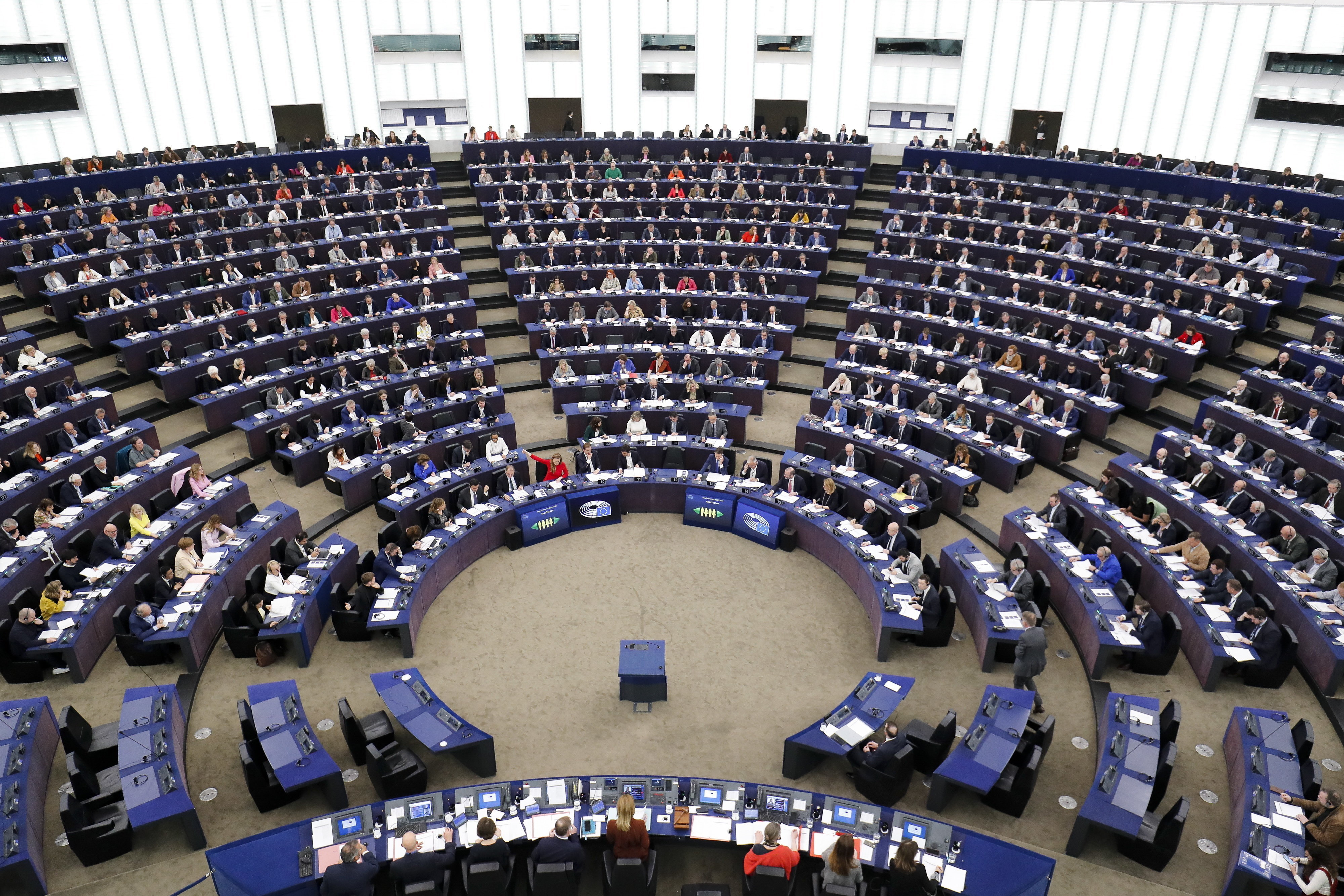 Az Európai Parlament szigorított: Magyarországnak 2030-ig két és félszer jobban kell teljesítenie a kibocsátás-csökkentésben